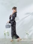 画像5: 【即日発送】ブラック×線画フラワー浴衣【浴衣３点セット 浴衣/帯/下駄】OBI-siwa-202-ok-6-W / HIMO-900-yn-5-IV / HEKO-800-sb-5-WH / YA-1079-kj-8-W / GETA-03-ok-2-P [YMT] (5)