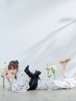 画像8: 【即日発送】ホワイト×線画フラワー浴衣【浴衣３点セット 浴衣/帯/下駄】OBI-siwa-202-ok-11-B / HIMO-900-yn-1-B / HEKO-800-sb-5-WH / YA-73-kn-GY / GETA-03-ok-2-P[YMT] (8)