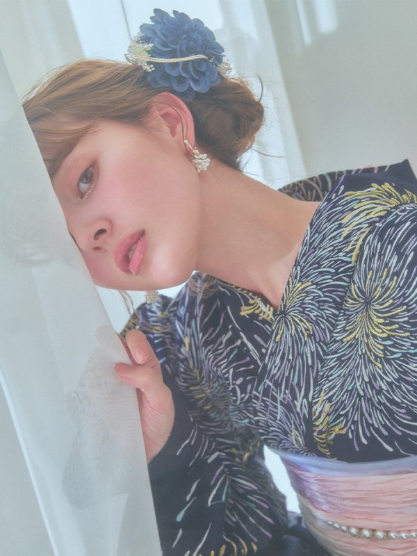 画像2: 【即日発送！】夜空×花火キラキラ浴衣【浴衣３点セット 浴衣/帯/下駄】[OF04] (2)