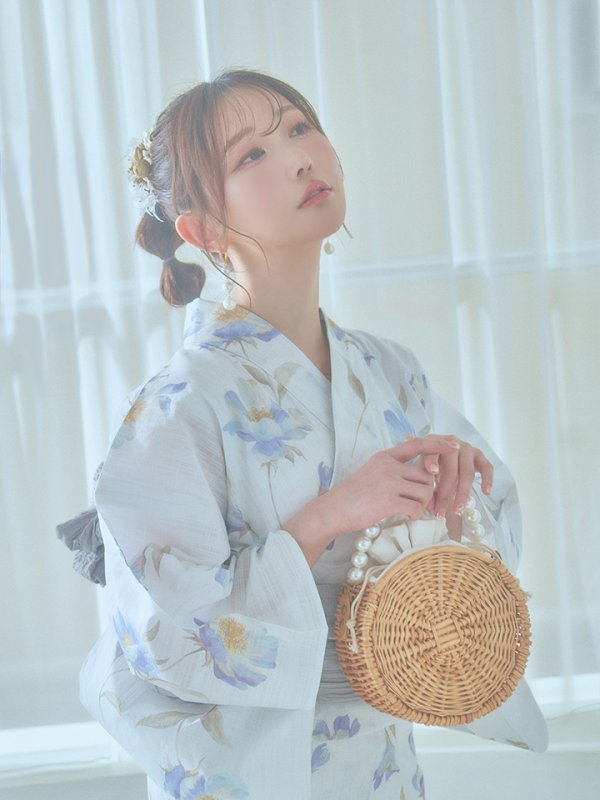 画像2: 【浴衣セール！】【即日発送！】ホワイト×アイシーフラワー浴衣【浴衣３点セット 浴衣/帯/下駄】[YMT] (2)