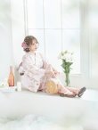 画像12: 【即日発送】ピンクベージュ×ホワイトローズ浴衣 【浴衣３点セット 浴衣/帯/下駄】 siwa-36ok / HIMO-903-kj-W / HEKO-800-sb-5-WH / YA-74-kn-P / YA-1017-am-W / GETA-02-ok-5-P / [YMT] (12)