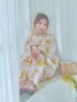画像1: 【即日発送】白地にイエローの水彩花柄浴衣【浴衣３点セット 浴衣/帯/下駄】[YMT] (1)