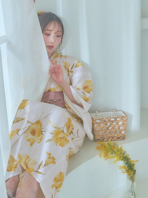 画像16: 【即日発送】白地にイエローの水彩花柄浴衣【浴衣３点セット 浴衣/帯/下駄】[YMT] (16)