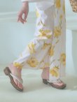 画像23: 【即日発送】白地にイエローの水彩花柄浴衣【浴衣３点セット 浴衣/帯/下駄】[YMT] (23)