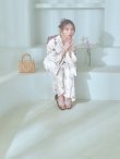 画像16: 【即日発送】くすみカラー× 水彩フラワー浴衣 OBI-siwa-202-ok-17-BR / HIMO-900-yn-4-GYxGY / HEKO-800-sb-5-WH / YA-73-kn-MVPL / GETA-02-ok-4-MOC/ [YMT] (16)
