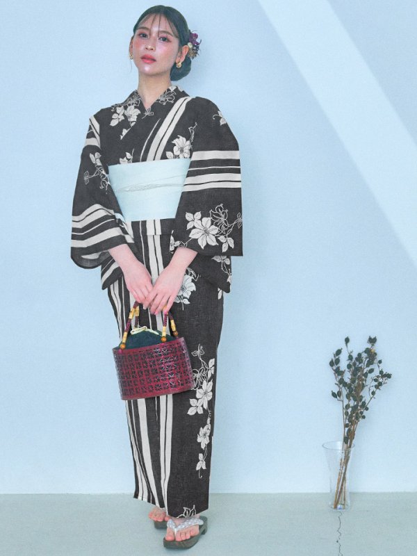 画像4: 【即日発送！】ストライプ×フラワーレトロ浴衣【浴衣３点セット 浴衣/帯/下駄】[YMT] (4)