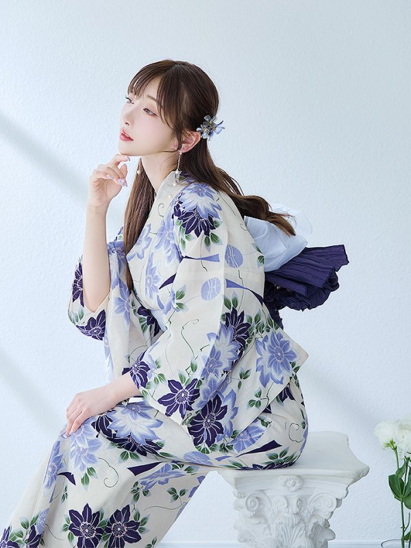 画像12: 【即日発送】白地に凛と咲くクレマチス柄浴衣【浴衣３点セット 浴衣/帯/下駄】[YMT] (12)