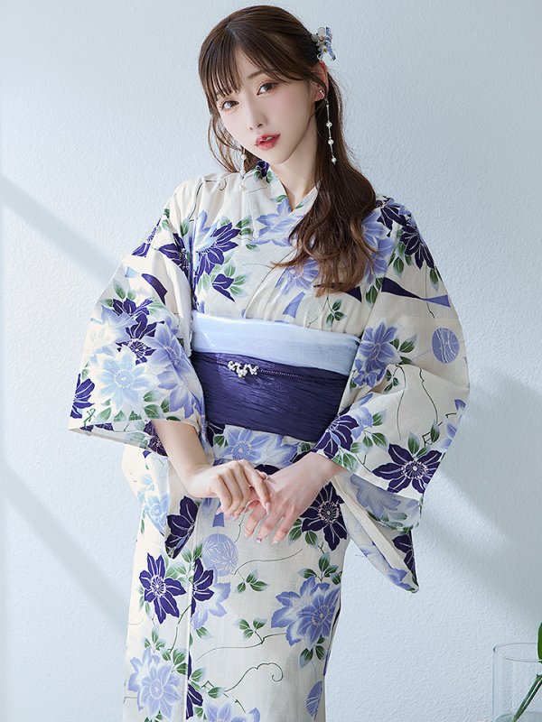 画像2: 【即日発送】白地に凛と咲くクレマチス柄浴衣【浴衣３点セット 浴衣/帯/下駄】[YMT] (2)