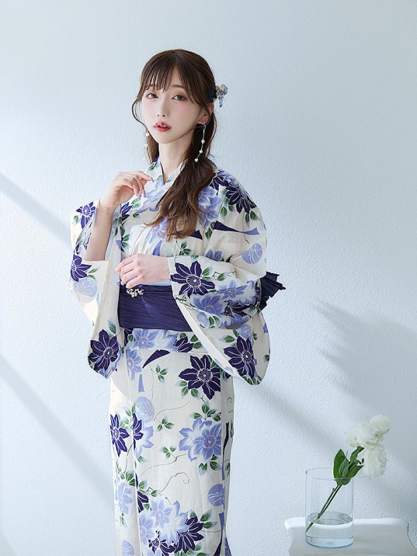 画像8: 【即日発送】白地に凛と咲くクレマチス柄浴衣【浴衣３点セット 浴衣/帯/下駄】[YMT] (8)