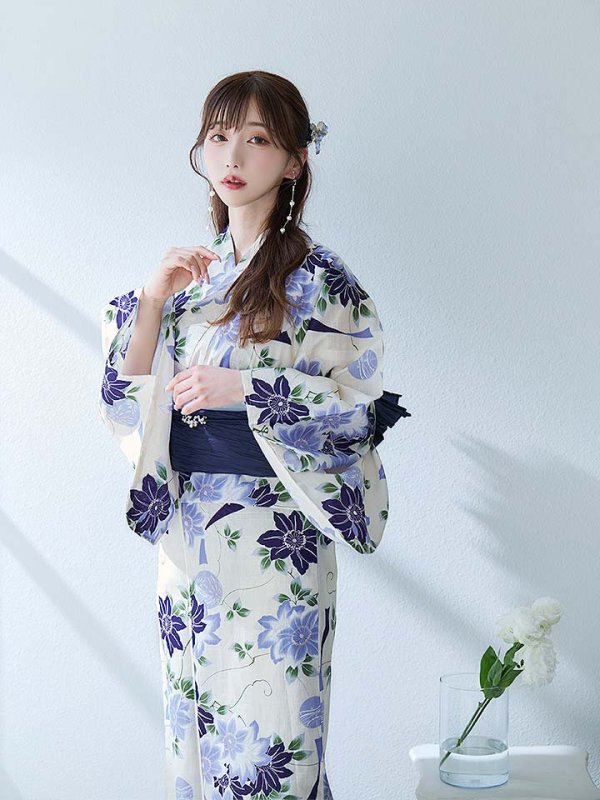 画像5: 【即日発送】白地に凛と咲くクレマチス柄浴衣【浴衣３点セット 浴衣/帯/下駄】[YMT] (5)