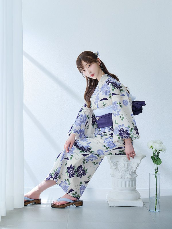 画像9: 【即日発送】白地に凛と咲くクレマチス柄浴衣【浴衣３点セット 浴衣/帯/下駄】[YMT] (9)