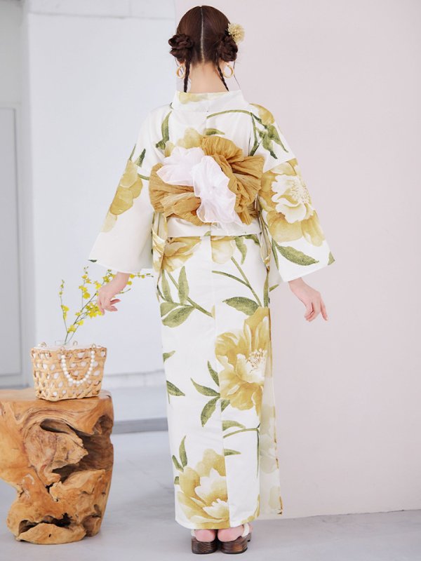 モデル：菅野結以　身長：163cm