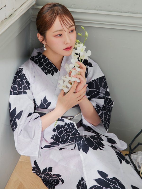 画像2: 【即日発送】モノトーンダリア柄浴衣【浴衣３点セット 浴衣/帯/下駄】[YMT] (2)