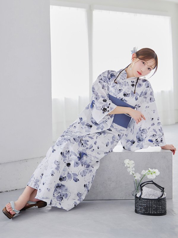 画像3: 水墨ニュアンスフラワー浴衣【浴衣３点セット 浴衣/帯/下駄】OBI-hira-100-ok-4-DusBL / HIMO-900-yn-4-GYxGY / / YA-1001-kj-BL / GETA-01-kj-2-BL/ [YMT] (3)