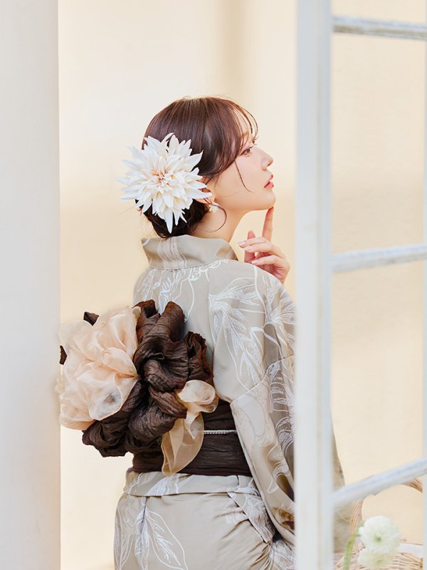 モデル：菅野結以　身長：163cm