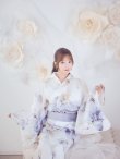 画像2: ソフトモダンシアーフラワー浴衣【浴衣３点セット 浴衣/帯/下駄】OBI-g-500-kj-8-GY / HIMO-900-yn-3-GYxGD / HEKO-800-sb-5-W / GETA-01-kj-3-IV/ [YMT] (2)