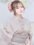 画像3: ベージュフラワー浴衣【浴衣３点セット 浴衣/帯/下駄】OBI-siwa-204-wk-8-BE / HIMO-900-yn-8-P / HEKO-800-sb-11-MOC / GETA-01-kj-7-P [yo/YMT] (3)