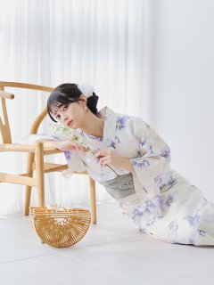 紫の花揺蕩う浴衣