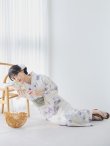 画像8: 【予約 / 5月中旬発送予定】紫の花揺蕩う浴衣 OBI-siwa-204-wk-11-LGY / HIMO-900-yn-2-DusBL / HEKO-800-sb-5-W / YA-1068-kn-W / GETA-01-kj-2-BL/ [/OF01] (8)