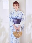 画像1: モダンフラワー大人エレガント浴衣【浴衣３点セット 浴衣/帯/下駄】[OF04] (1)
