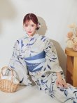 画像5: 水墨画百合柄浴衣【浴衣３点セット 浴衣/帯/下駄】OBI-hira-100-ok-4-DusBL / HIMO-900-yn-5-IV  / HEKO-800-sb-8-DusBL / YA-73-kn-GY / GETA-01-kj-2-BL/ [YMT] (5)