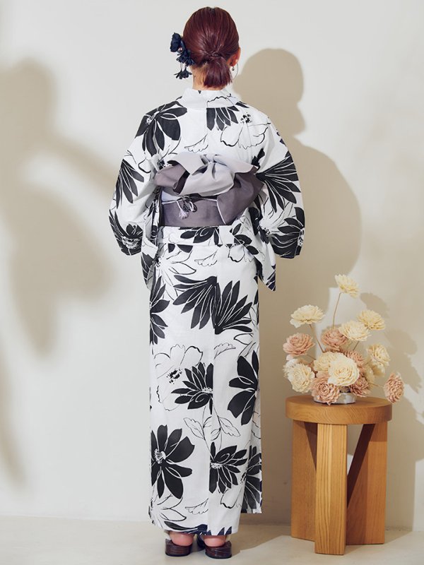画像18: 【即日発送】モノトーンフラワーレトロモダン浴衣【浴衣３点セット 浴衣/帯/下駄】[YMT] (18)