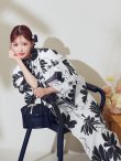 画像6: モノトーンフラワーレトロモダン浴衣 OBI-hira-100-ok-5-GYxSV / HIMO-900-yn-1-B / HEKO-800-sb-5-W / YA-1086-wk-B / GETA-01-kj-3-IV/ [YMT] (6)