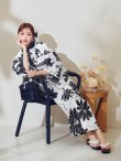 画像8: モノトーンフラワーレトロモダン浴衣 OBI-hira-100-ok-5-GYxSV / HIMO-900-yn-1-B / HEKO-800-sb-5-W / YA-1086-wk-B / GETA-01-kj-3-IV/ [YMT] (8)