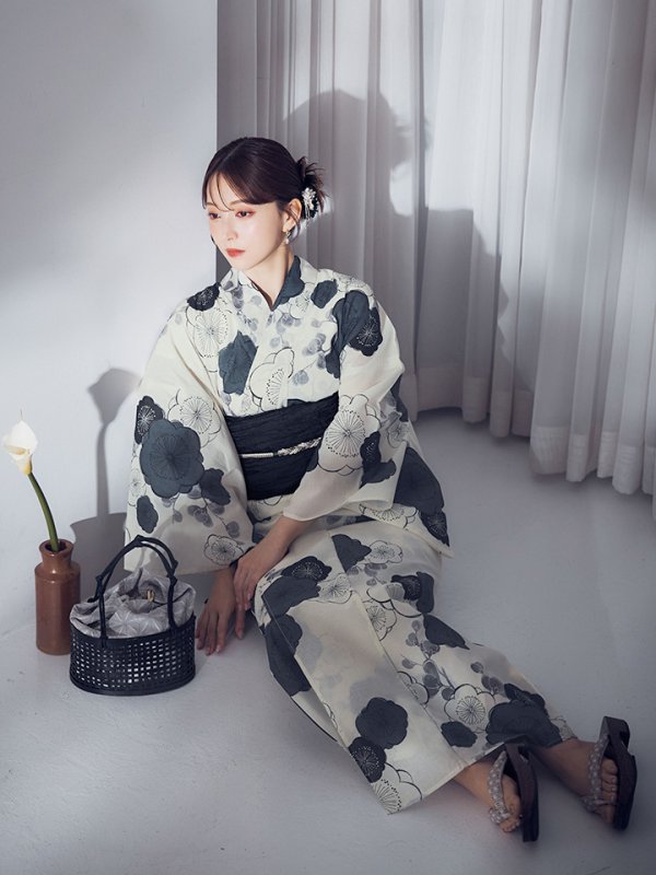 画像2: 梅柄藍鼠色浴衣【浴衣３点セット 浴衣/帯/下駄】OBI-siwa-204-wk-1-B / HIMO-900-yn-3-GYxGD / YA-1072-kn-B / GETA-02-ok-4-MOC / [YMT] (2)