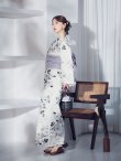 画像14: 【予約 / 5月下旬発送予定】モノトーンフラワー浴衣 OBI-g-500-kj-8-GY / HIMO-900-yn-3-GYxGD / YA-1086-wk-B / GETA-02-ok-4-MOC/ [y/OF01] (14)