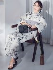 画像2: 【予約 / 5月下旬発送予定】モノトーンフラワー浴衣 OBI-g-500-kj-8-GY / HIMO-900-yn-3-GYxGD / YA-1086-wk-B / GETA-02-ok-4-MOC/ [y/OF01] (2)