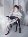 画像7: 【予約 / 5月下旬発送予定】モノトーンフラワー浴衣 OBI-g-500-kj-8-GY / HIMO-900-yn-3-GYxGD / YA-1086-wk-B / GETA-02-ok-4-MOC/ [y/OF01] (7)