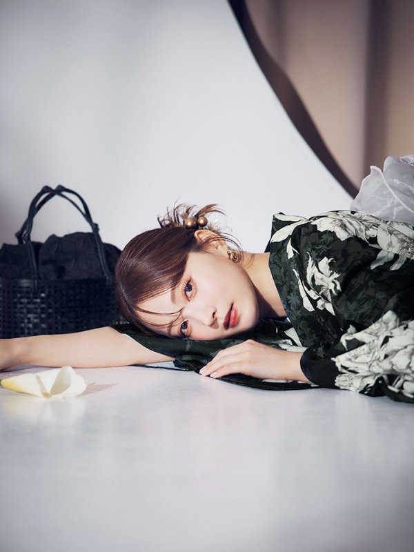 画像3: 【即日発送】ブラック線画フラワー浴衣【浴衣３点セット 浴衣/帯/下駄】[OF04] (3)