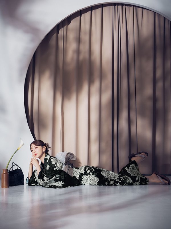 画像4: 【即日発送】ブラック線画フラワー浴衣【浴衣３点セット 浴衣/帯/下駄】[OF04] (4)