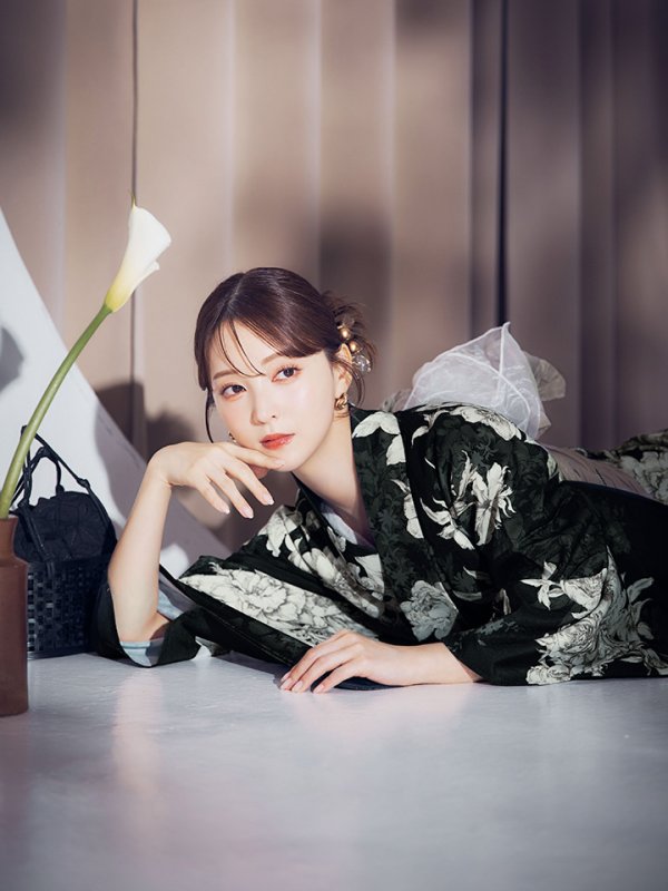 画像10: 【即日発送】ブラック線画フラワー浴衣【浴衣３点セット 浴衣/帯/下駄】[OF04] (10)