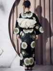 画像15: 【予約 / 5月下旬発送予定】向日葵柄黒色浴衣 OBI-siwa-204-wk-12-OW / HIMO-900-yn-1-B / YA-1066-kj-IV / GETA-02-ok-4-MOC / [y/OF01] (15)