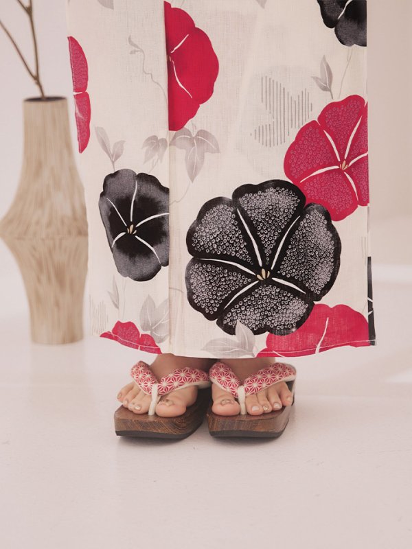 画像17: 【即日発送】紅色と黒の朝顔柄浴衣 【浴衣3点セット 浴衣/帯/下駄】 [YMT/o] (17)