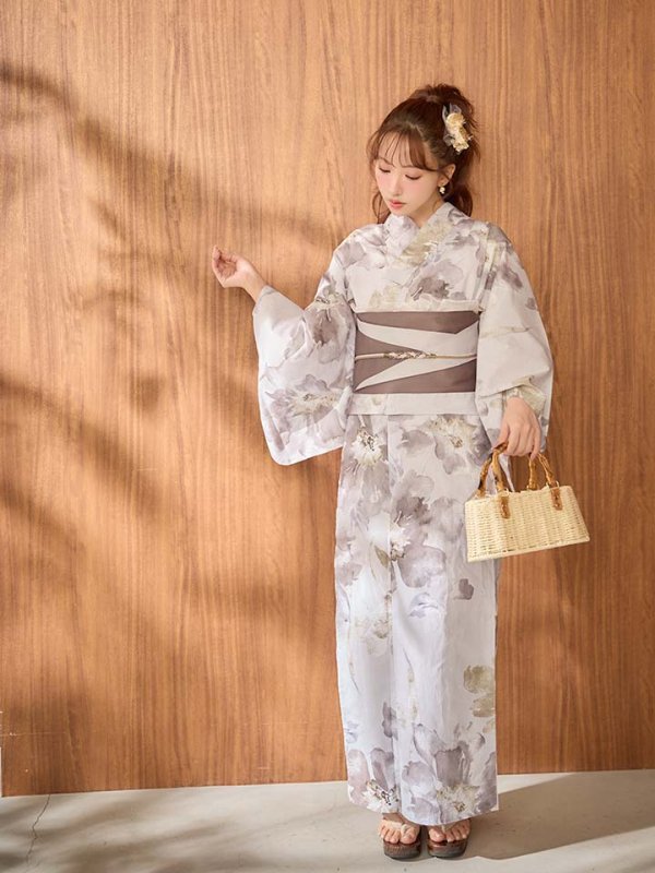 モデル：三上悠亜　身長：159cm　着用サイズ：Fサイズ