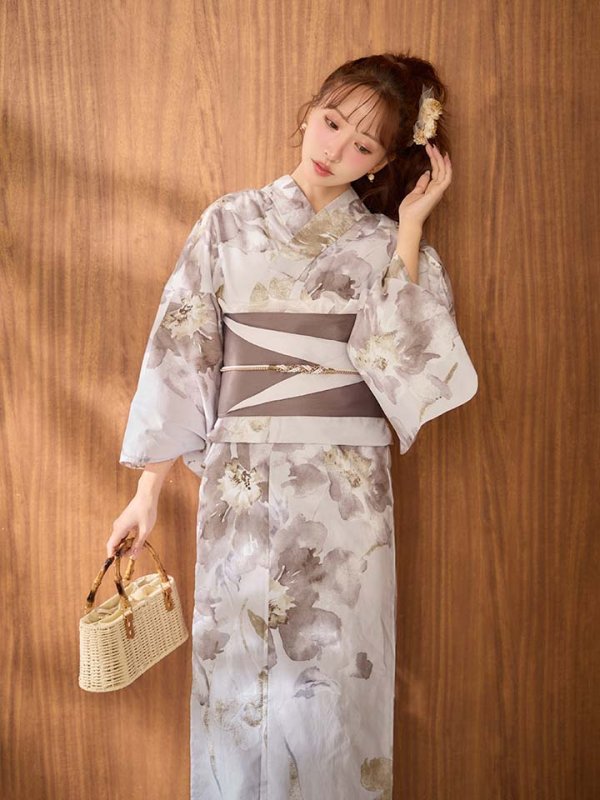 モデル：三上悠亜　身長：159cm　着用サイズ：Fサイズ