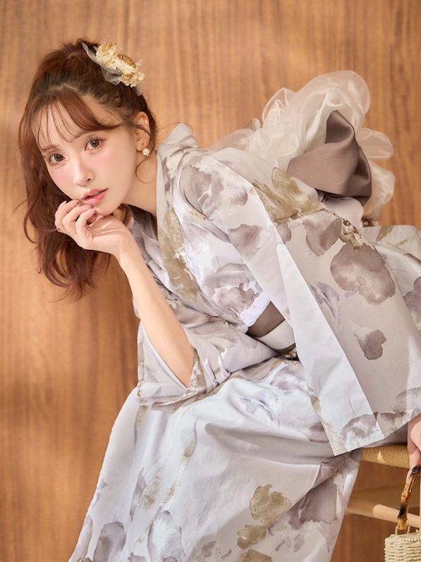 モデル：三上悠亜　身長：159cm　着用サイズ：Fサイズ