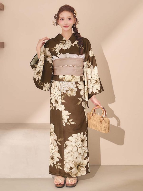 モデル：明日花キララ 身長：162cm 着用サイズ：Fサイズ