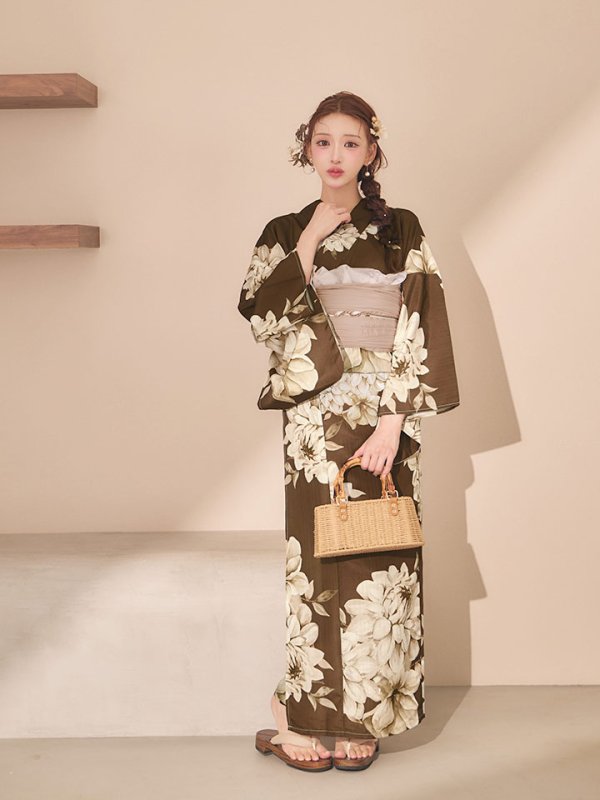 モデル：明日花キララ 身長：162cm 着用サイズ：Fサイズ