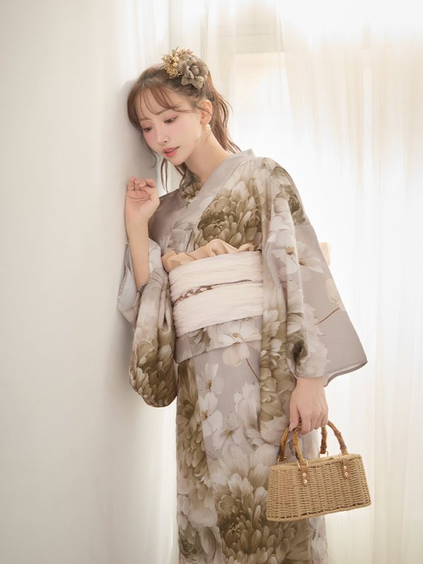 モデル：三上悠亜　身長：159cm　着用サイズ：Fサイズ