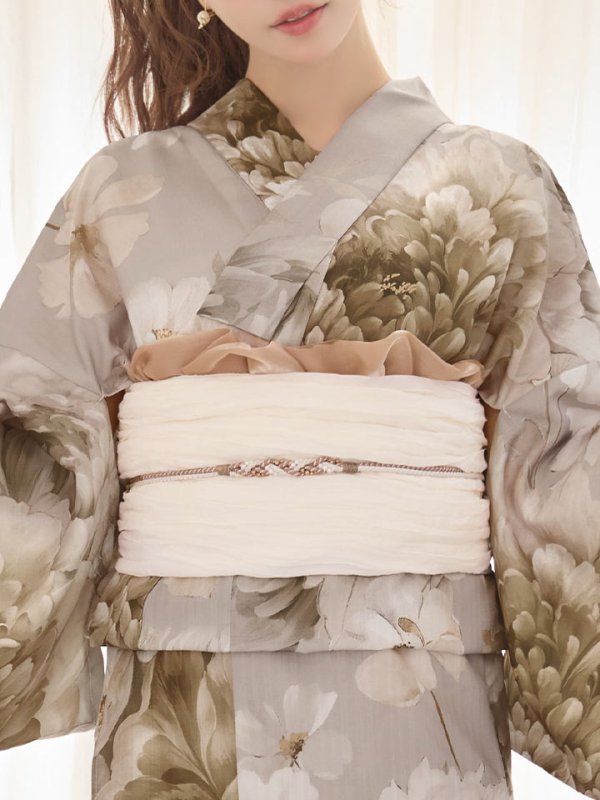 モデル：三上悠亜　身長：159cm　着用サイズ：Fサイズ