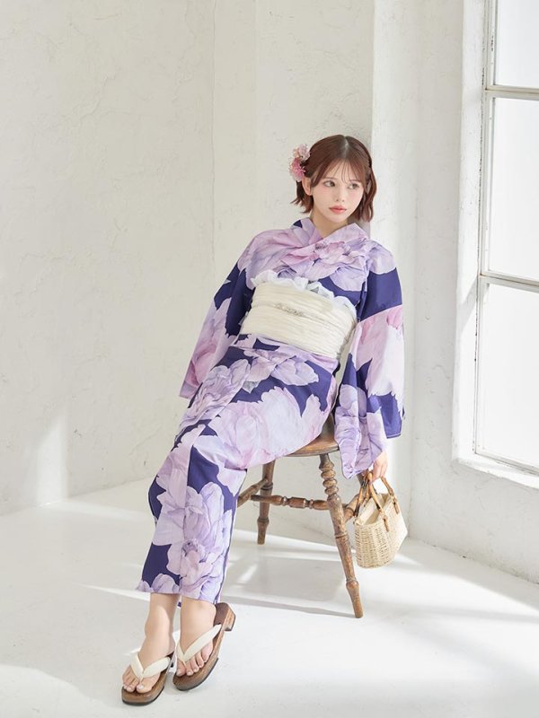 モデル：あいり先生　着用サイズ：Fサイズ