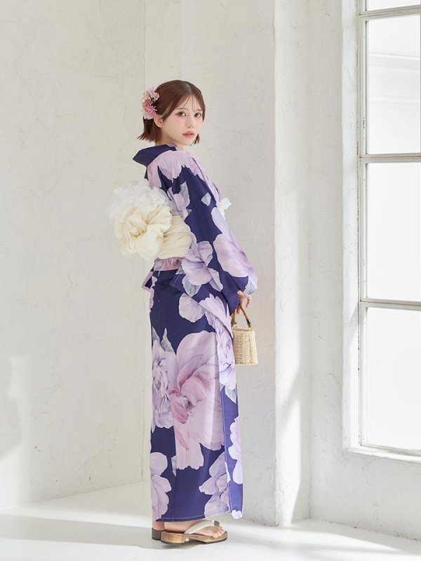 モデル：あいり先生　着用サイズ：Fサイズ