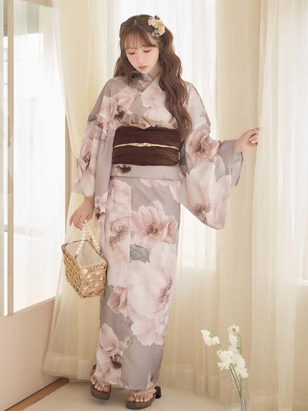 モデル：三上悠亜　身長：159cm　着用サイズ：Fサイズ