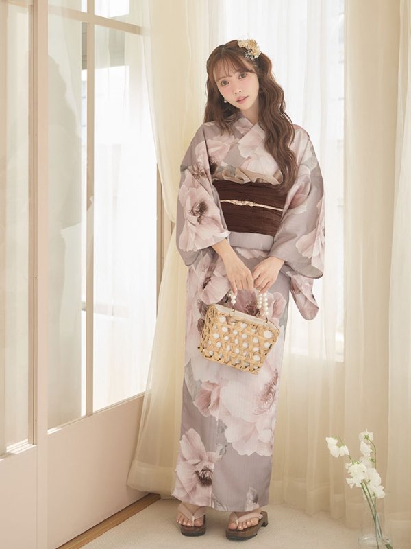 モデル：三上悠亜　身長：159cm　着用サイズ：Fサイズ