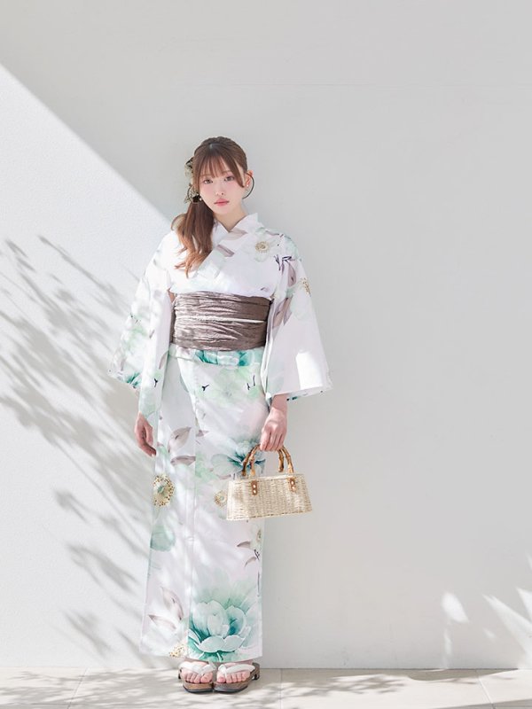 モデル：いおり 身長：164cm 着用サイズ：Fサイズ