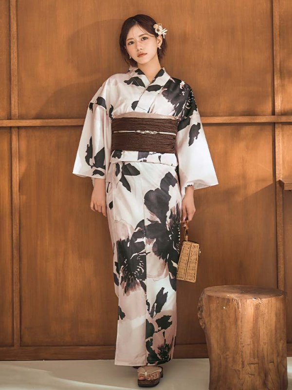 モデル：ななみん　着用サイズ：Fサイズ